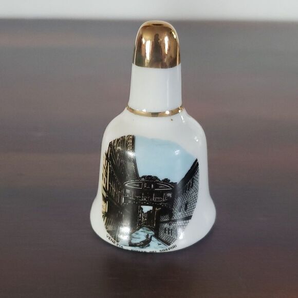 Lot of 3 Small Vintage Bells - Venezia - The Grand Canyon - Avon Bunny (1984) - Picture 2 of 11